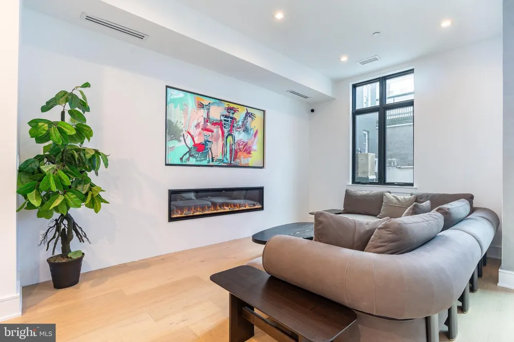 2320 SANSOM STREET Philadelphia, PA 19103