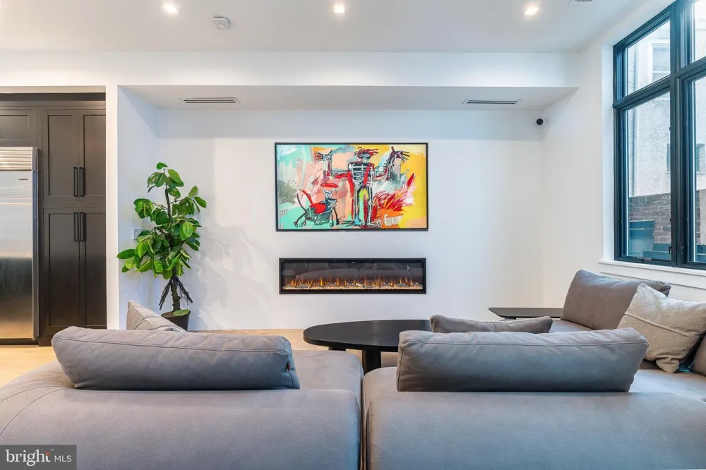 2320 SANSOM STREET Philadelphia, PA 19103