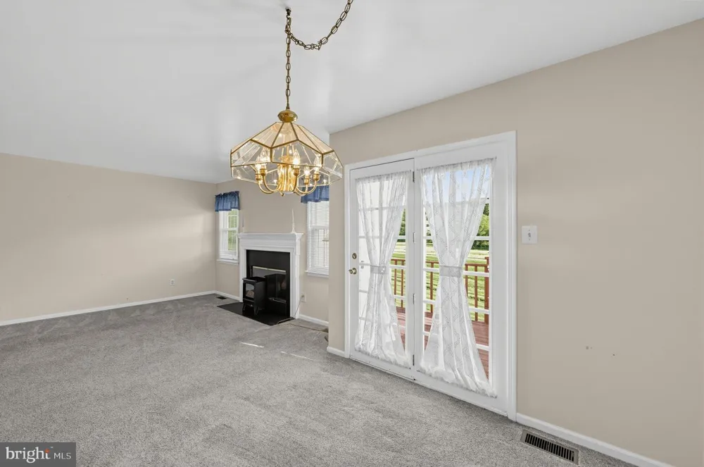 313 WELSH Chester Springs, PA 19425