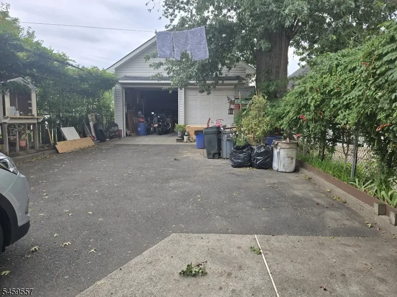 744 Van Buren Ave Elizabeth City, NJ 07201