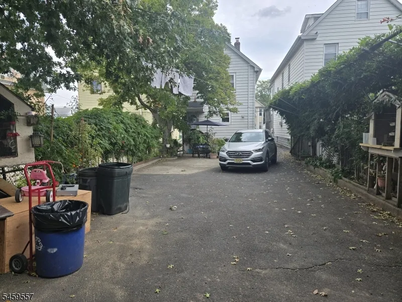 744 Van Buren Ave Elizabeth City, NJ 07201