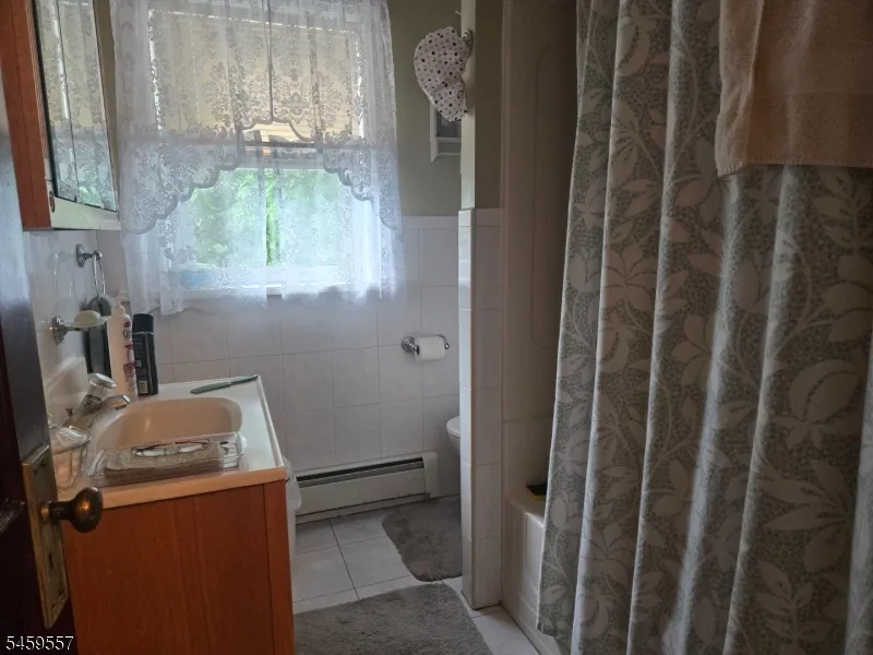 744 Van Buren Ave Elizabeth City, NJ 07201