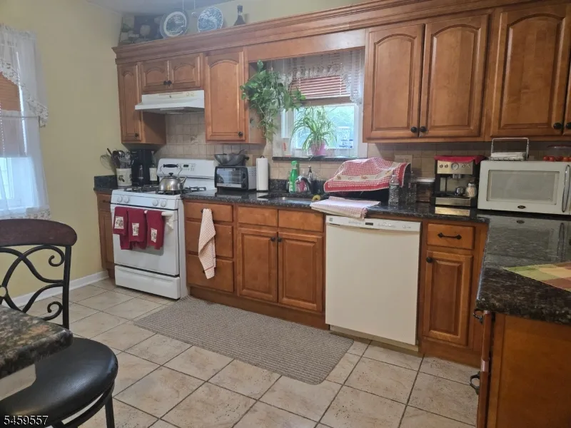 744 Van Buren Ave Elizabeth City, NJ 07201