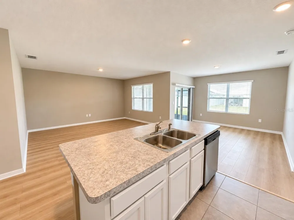 721 KINDRED LANE Auburndale, FL 33823