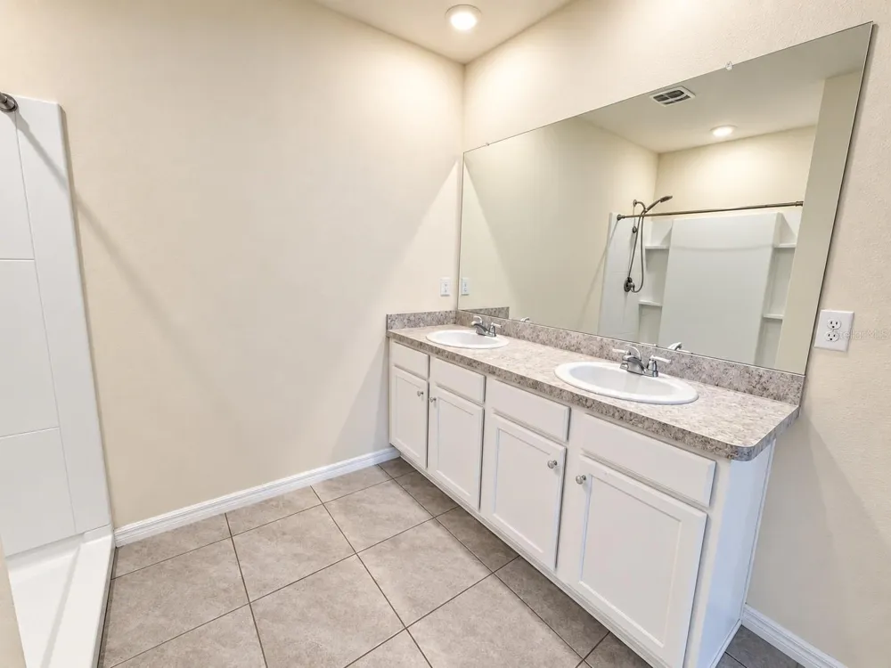 721 KINDRED LANE Auburndale, FL 33823