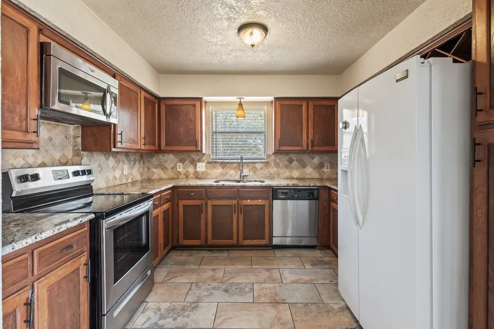 6229 Maple Springs Drive Arlington, TX 76001