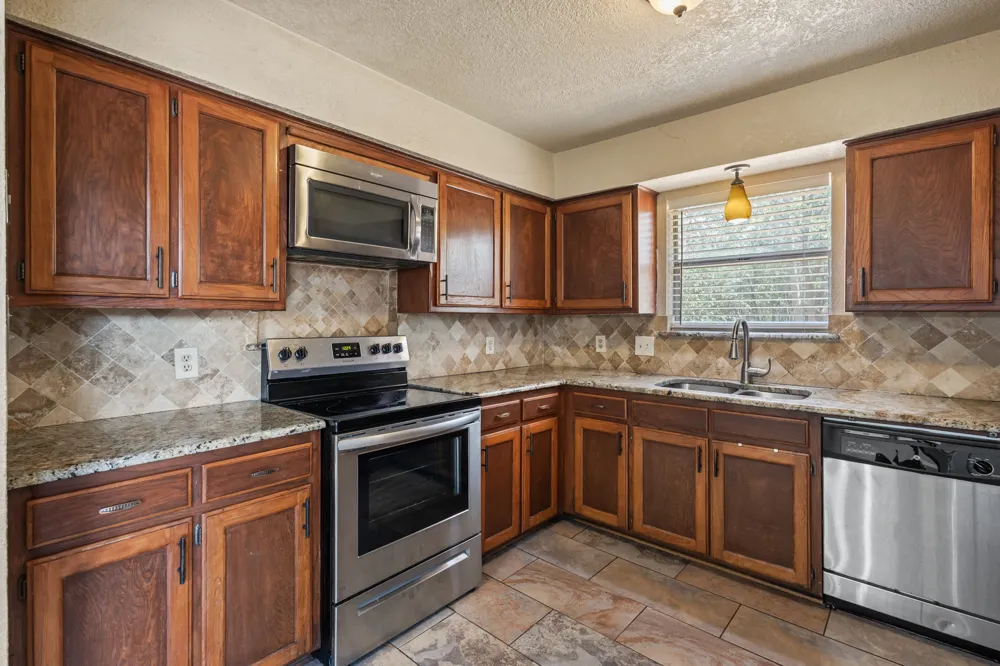 6229 Maple Springs Drive Arlington, TX 76001