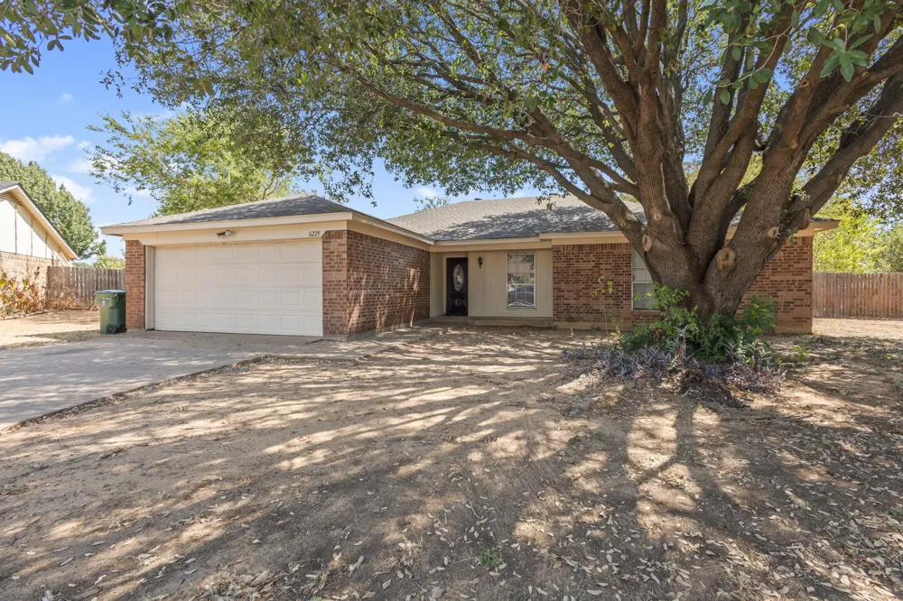 6229 Maple Springs Drive Arlington, TX 76001