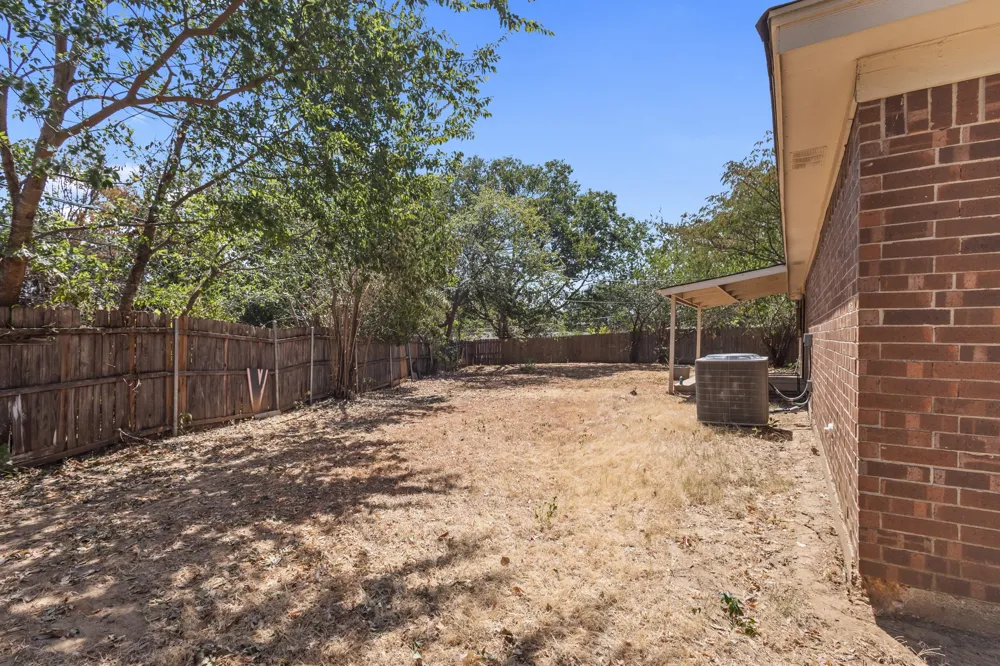 6229 Maple Springs Drive Arlington, TX 76001