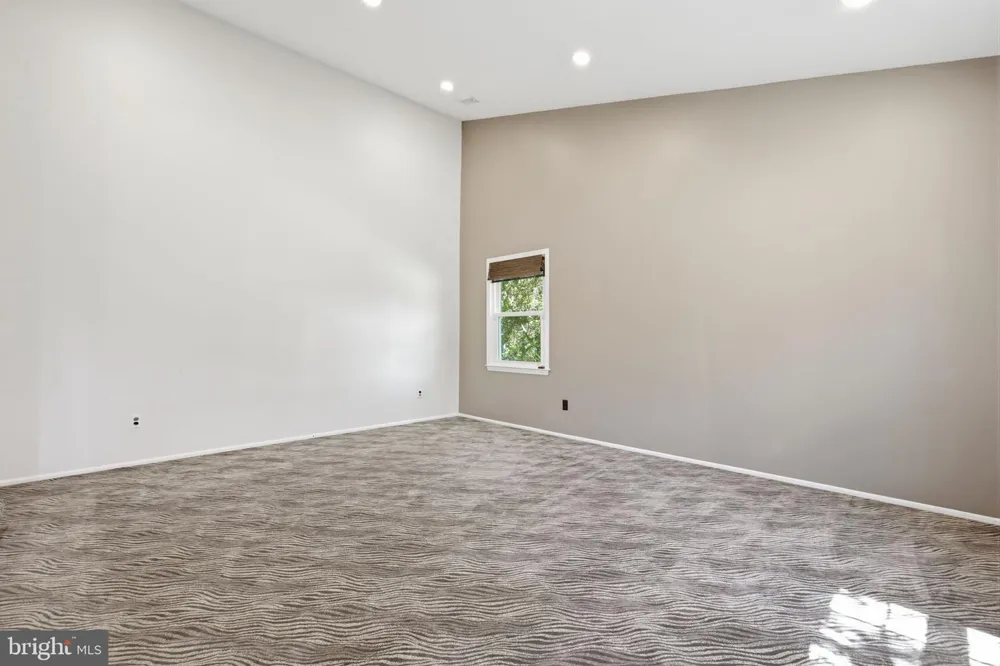 1272 KNOX DRIVE Yardley, PA 19067