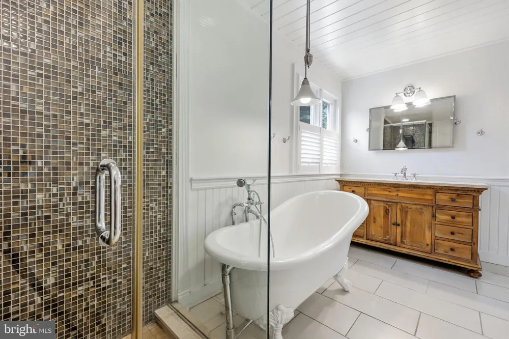 1272 KNOX DRIVE Yardley, PA 19067