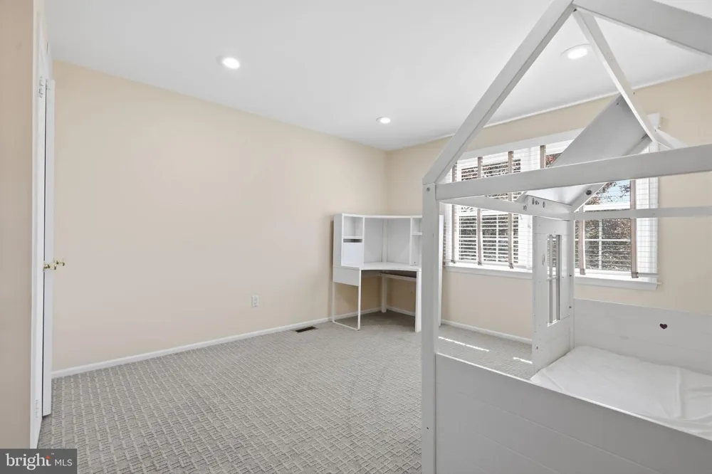 1272 KNOX DRIVE Yardley, PA 19067