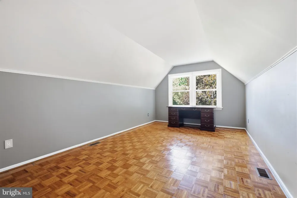 1272 KNOX DRIVE Yardley, PA 19067
