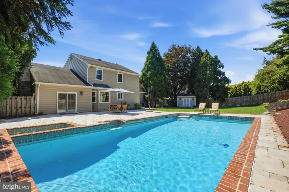 1272 KNOX DRIVE Yardley, PA 19067