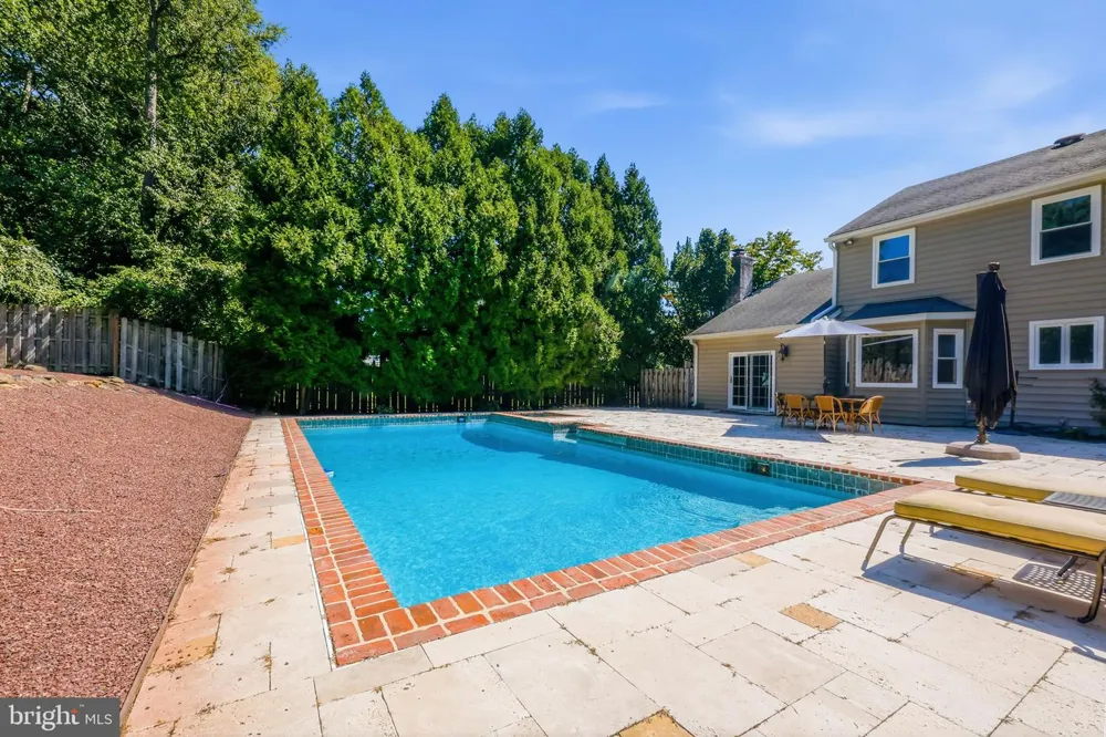 1272 KNOX DRIVE Yardley, PA 19067