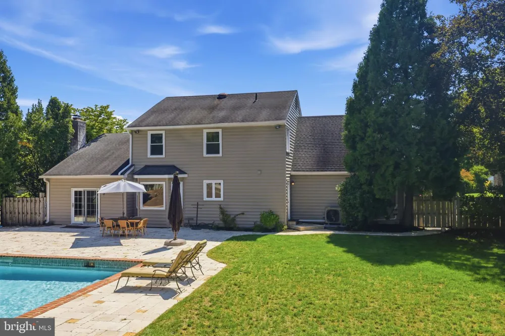 1272 KNOX DRIVE Yardley, PA 19067