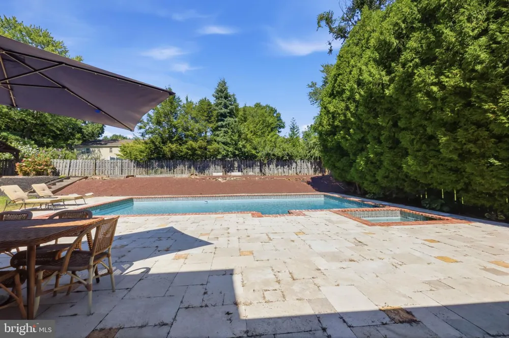 1272 KNOX DRIVE Yardley, PA 19067