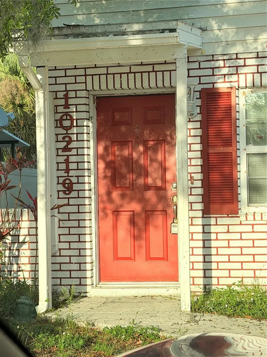 10219 NINEVAH ROAD Tampa, FL 33617