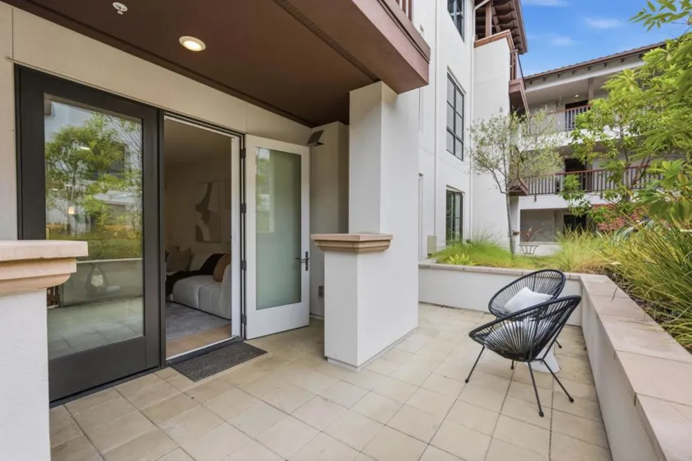 657 Walnut Street #303 San Carlos, CA 94070