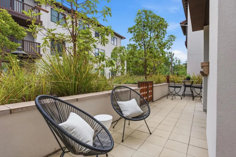 657 Walnut Street #303 San Carlos, CA 94070