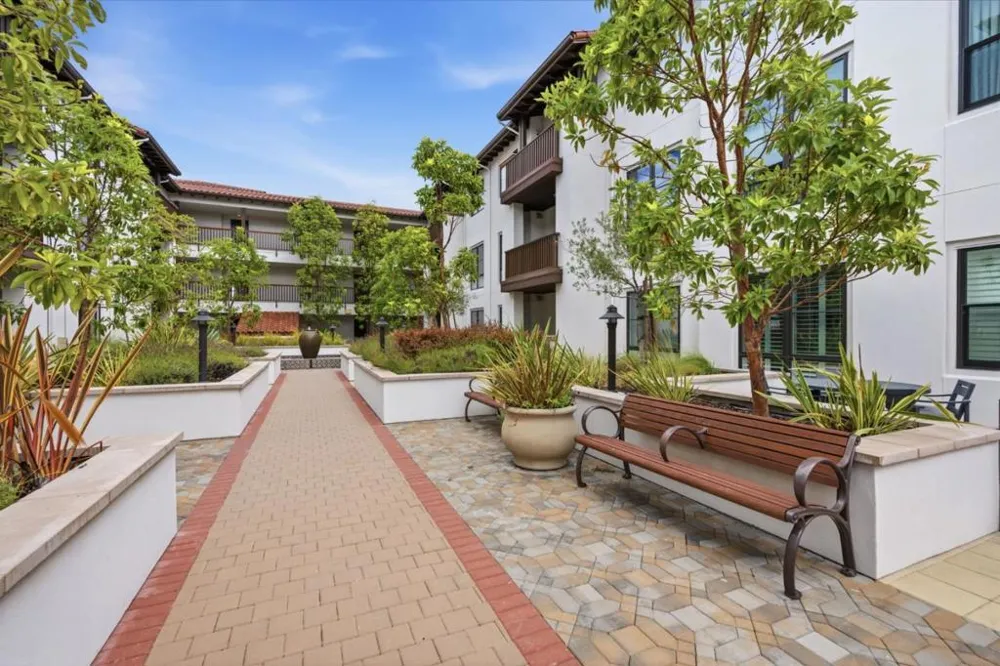 657 Walnut Street #303 San Carlos, CA 94070