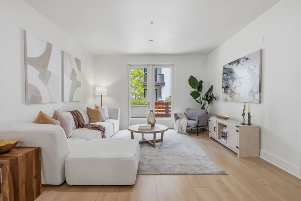 657 Walnut Street #303 San Carlos, CA 94070