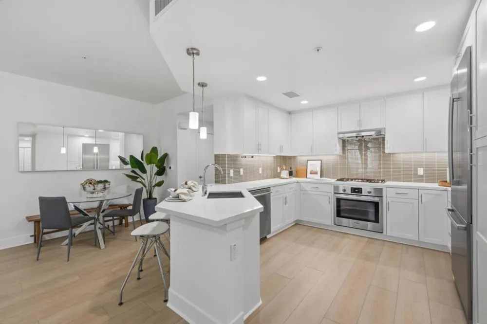 657 Walnut Street #303 San Carlos, CA 94070