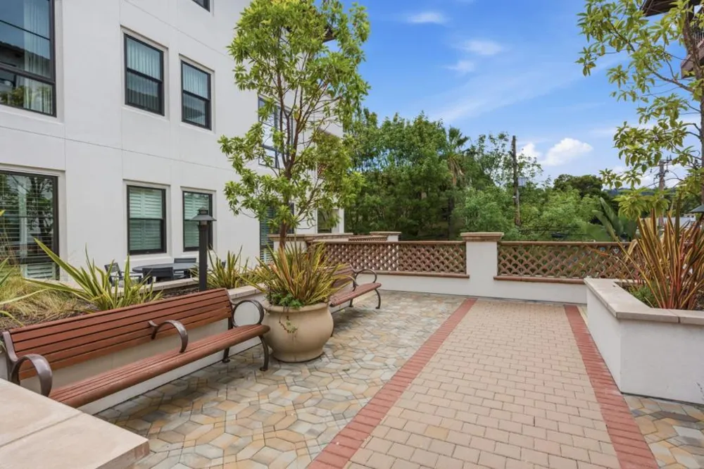 657 Walnut Street #303 San Carlos, CA 94070