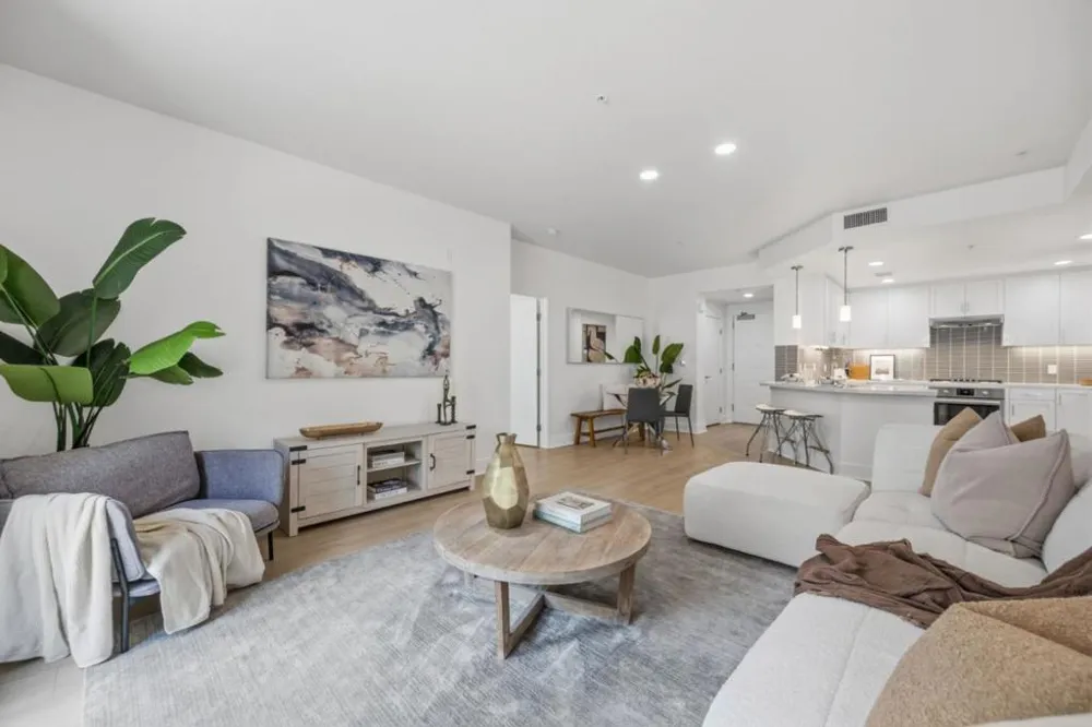 657 Walnut Street #303 San Carlos, CA 94070