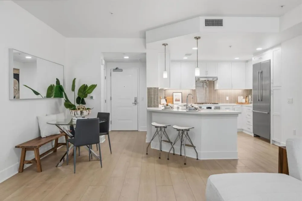 657 Walnut Street #303 San Carlos, CA 94070