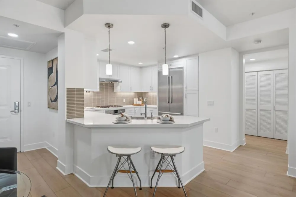 657 Walnut Street #303 San Carlos, CA 94070