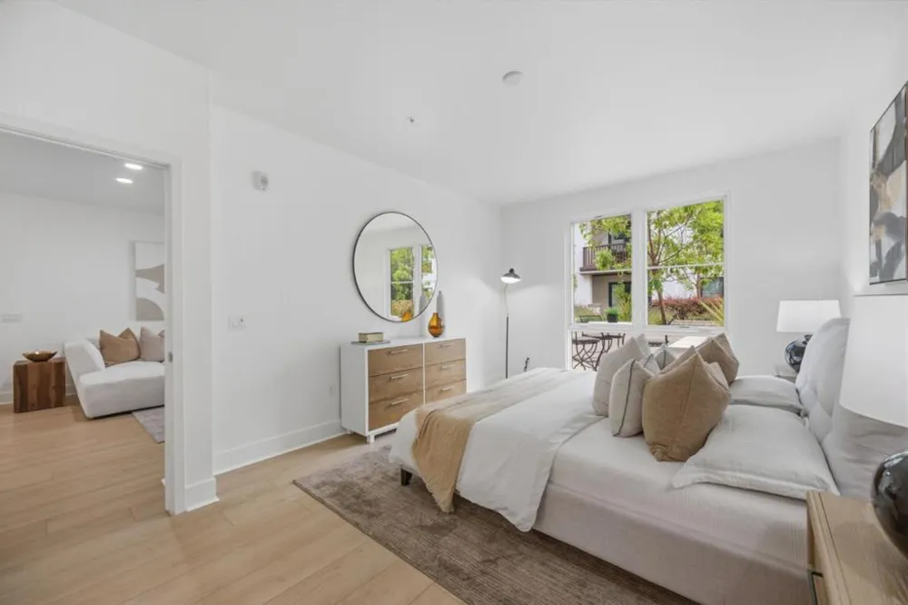 657 Walnut Street #303 San Carlos, CA 94070
