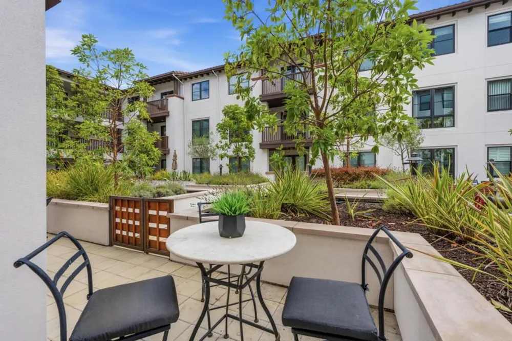 657 Walnut Street #303 San Carlos, CA 94070