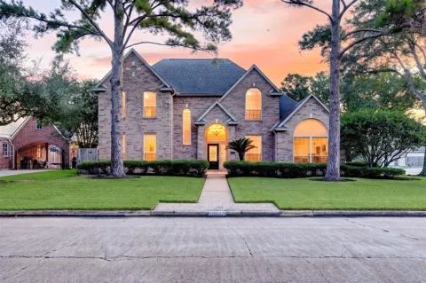 19602 Laurel Park Lane