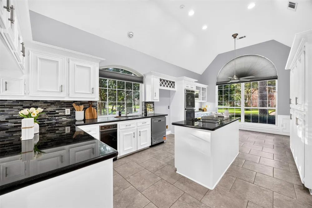 19602 Laurel Park Lane Houston, TX 77094