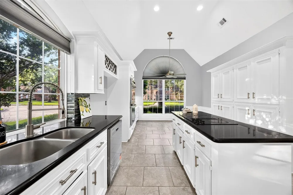19602 Laurel Park Lane Houston, TX 77094