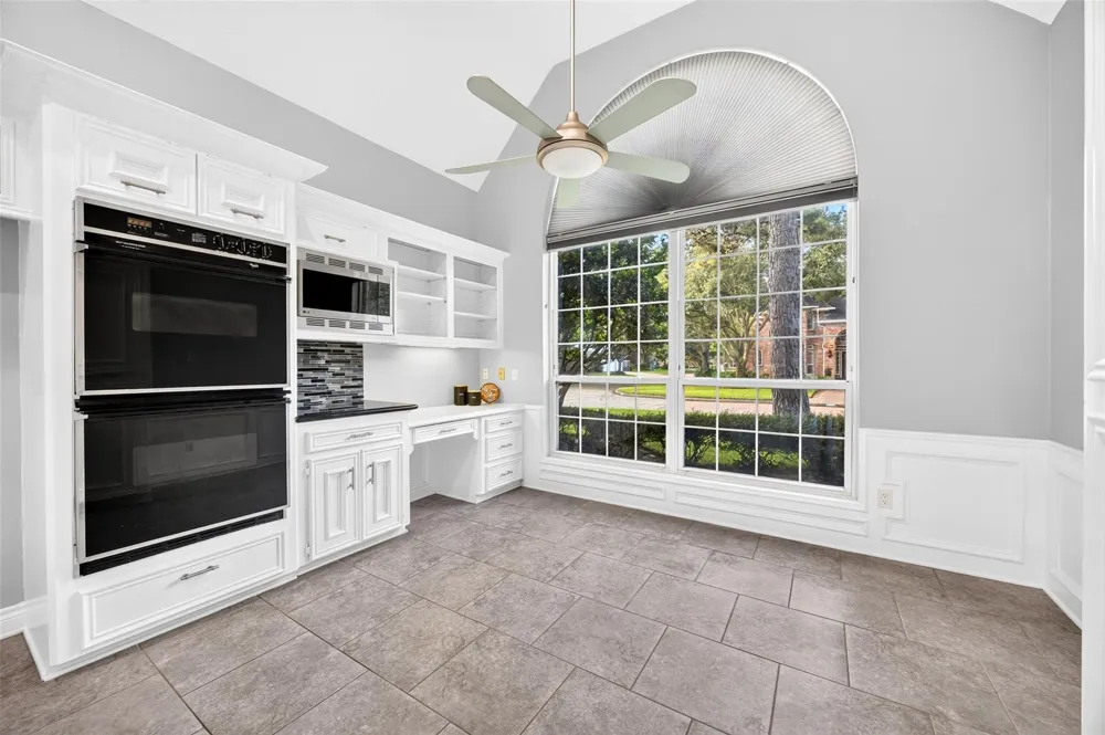 19602 Laurel Park Lane Houston, TX 77094