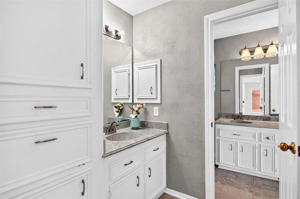 19602 Laurel Park Lane Houston, TX 77094