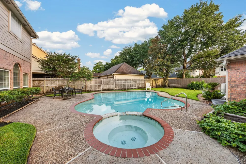 19602 Laurel Park Lane Houston, TX 77094