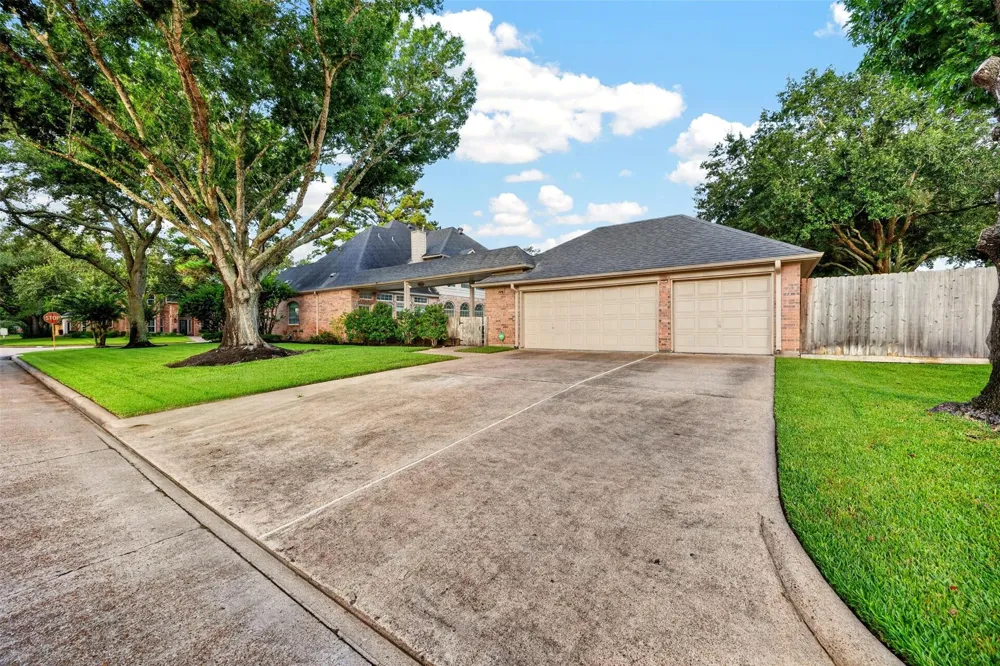19602 Laurel Park Lane Houston, TX 77094