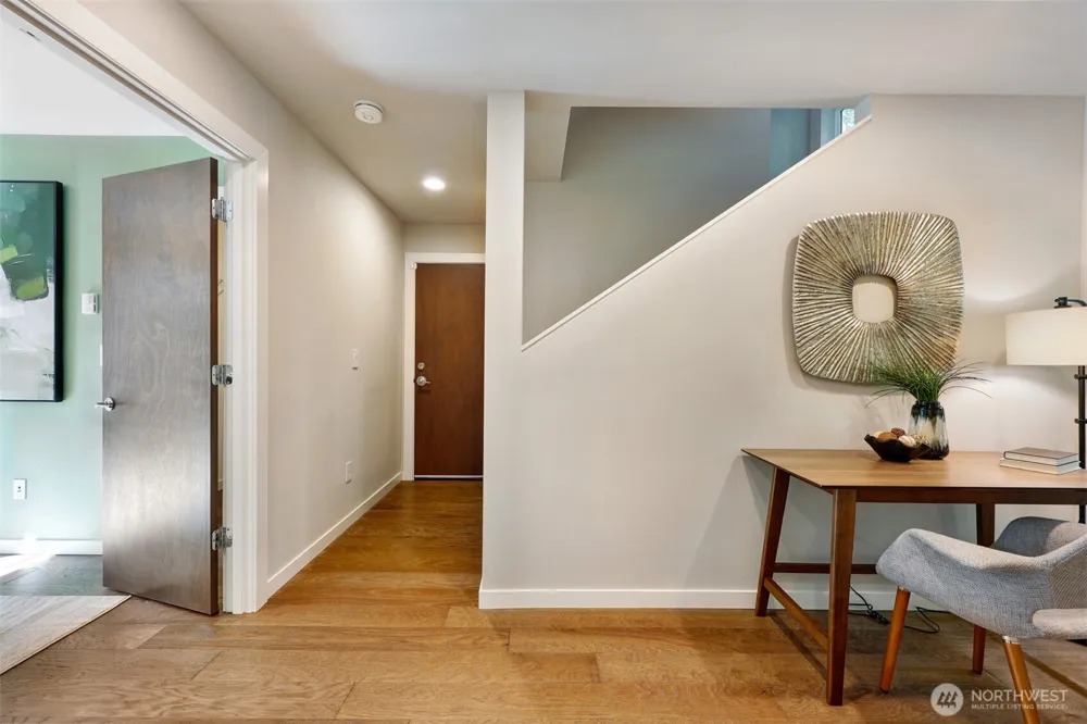 6533 34th Avenue SW #B Seattle, WA 98126