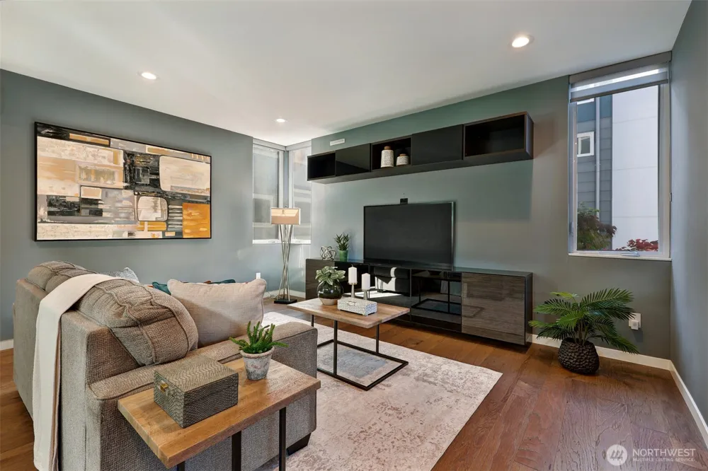 6533 34th Avenue SW #B Seattle, WA 98126