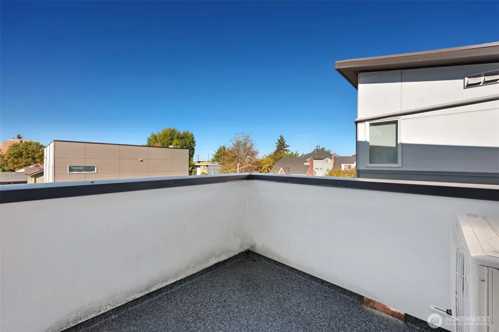 6533 34th Avenue SW #B Seattle, WA 98126