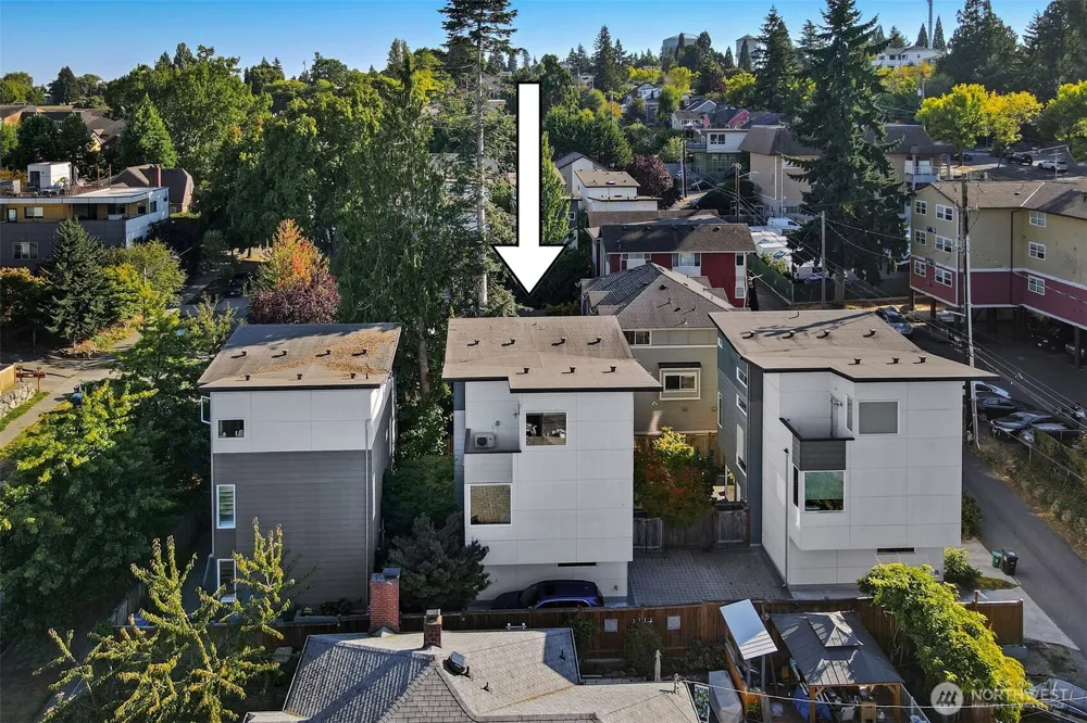 6533 34th Avenue SW #B Seattle, WA 98126
