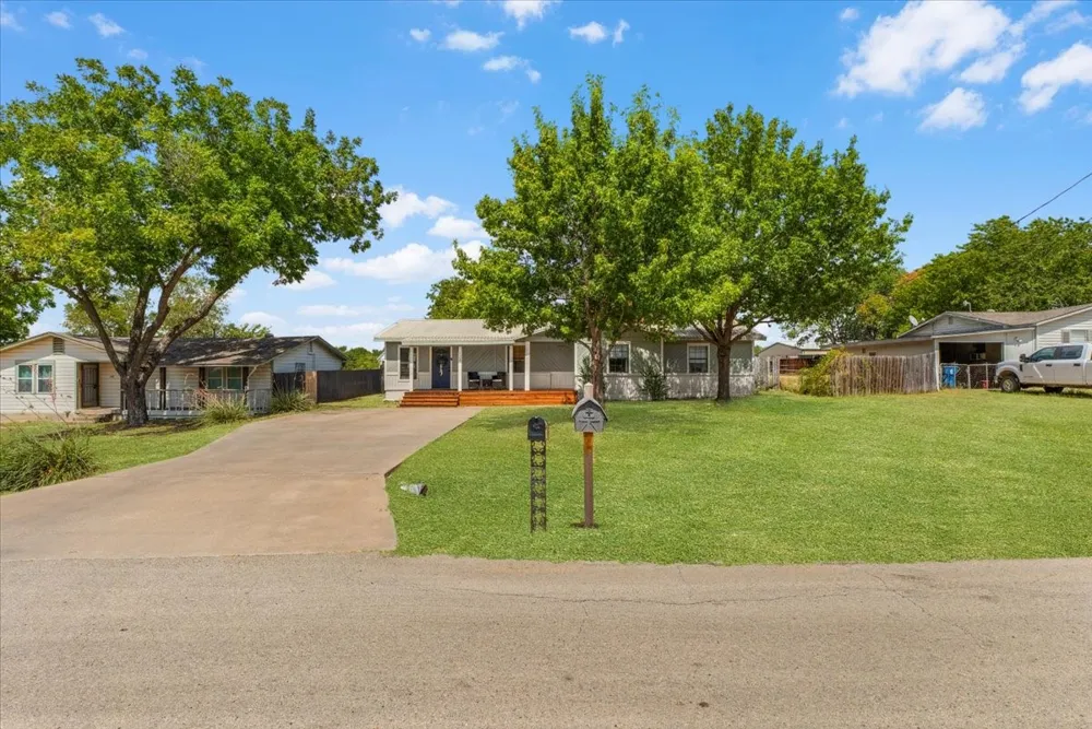 124 James Street Aledo, TX 76008