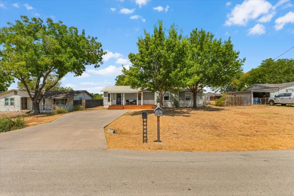 124 James Street Aledo, TX 76008