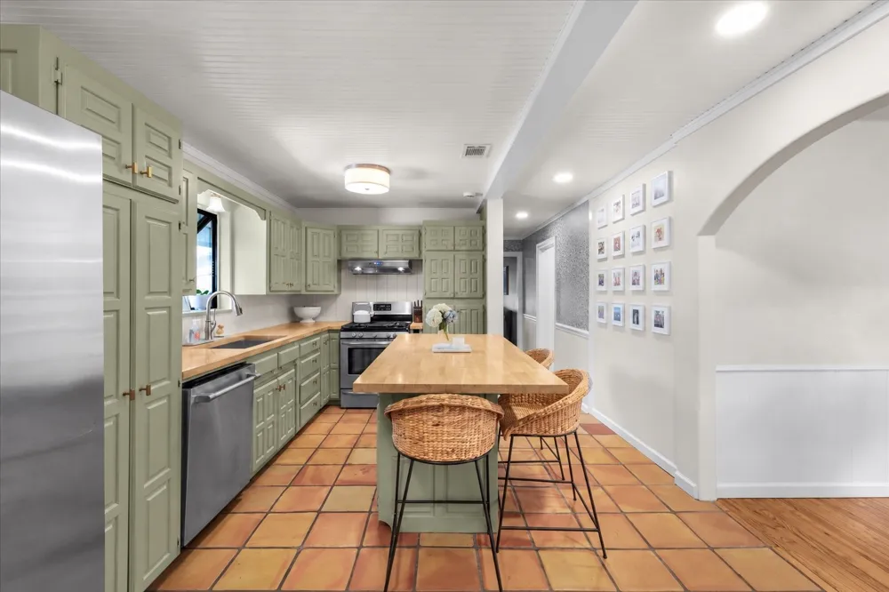 124 James Street Aledo, TX 76008