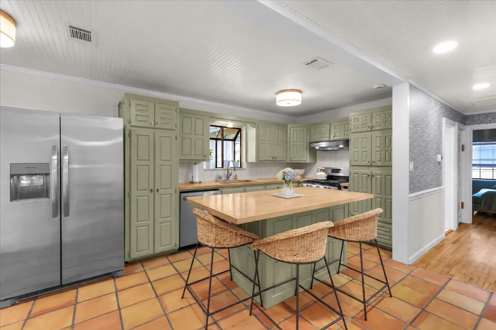 124 James Street Aledo, TX 76008