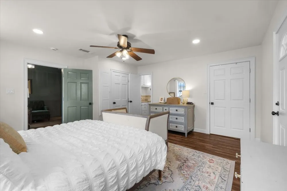 124 James Street Aledo, TX 76008