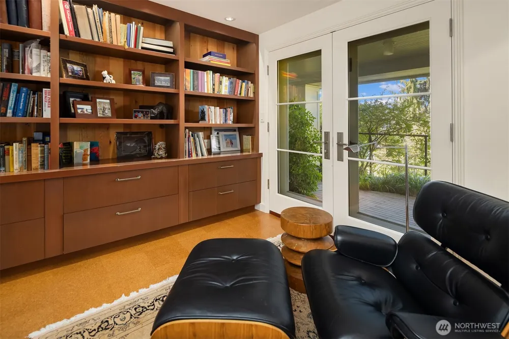 1065 Summit Avenue E Seattle, WA 98102